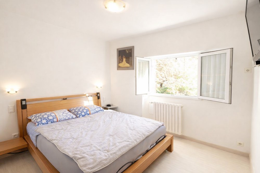 MAISON T4/5 AVEC JARDIN ET DEPENDANCES- 160M² - BIEN RARE - CALME photo 4